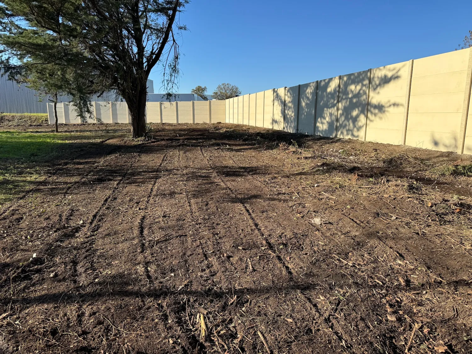 Après - Saint-Loubès - Pose d'une clôture en béton 1